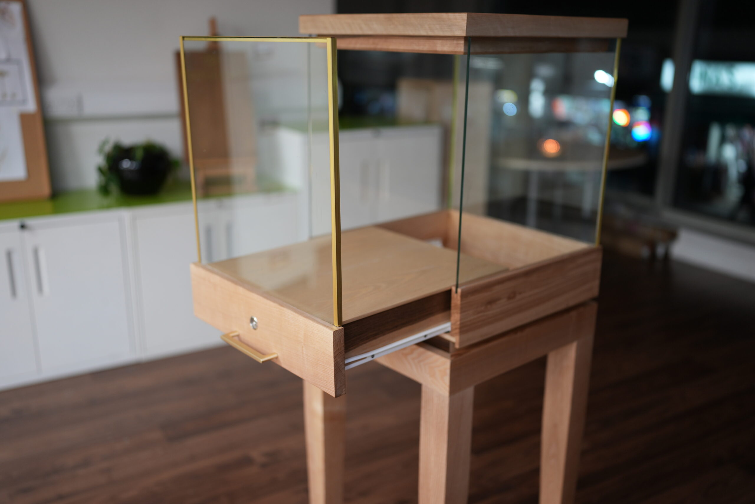 kay-john-carpentry-ash-vm-jewellery-display-case-2